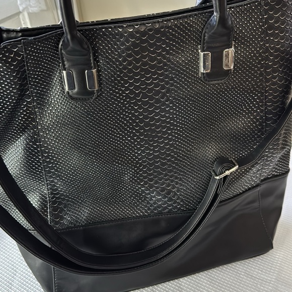Marlon Black & Silver Tote/Shoulder Bag NWOT - Picture 8 of 8